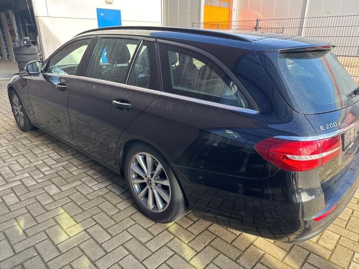 Mercedes E Estate E-200d 2.0 Turbo 16V Sloopvoertuig (2017, Metallic, Zwart)