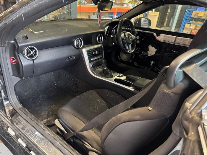 Mercedes SLK 2.1 250 CDI, 250d 16V Sloopvoertuig (2012, Metallic, Zwart)