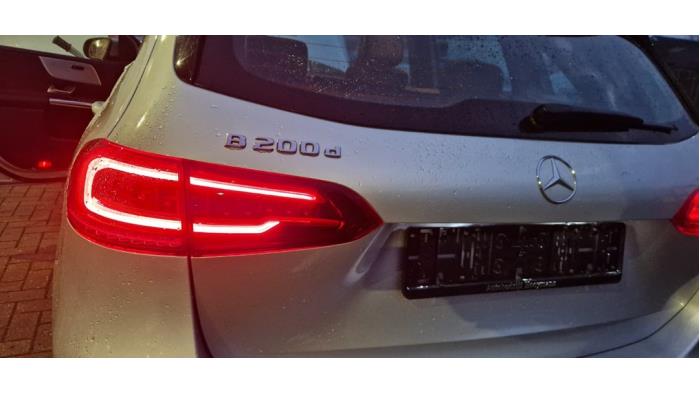 Mercedes B 2.0 B-200d Sloopvoertuig (2019, Metallic, Zilvergrijs)