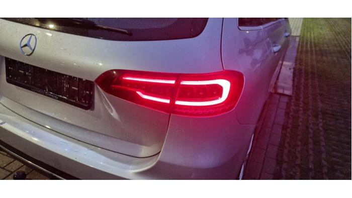 Mercedes B 2.0 B-200d Sloopvoertuig (2019, Metallic, Zilvergrijs)