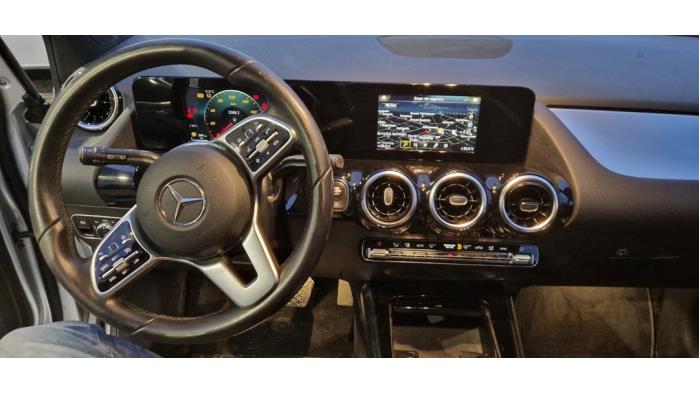 Mercedes B 2.0 B-200d Sloopvoertuig (2019, Metallic, Zilvergrijs)