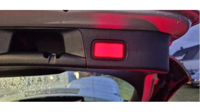 Mercedes B 2.0 B-200d Sloopvoertuig (2019, Metallic, Zilvergrijs)