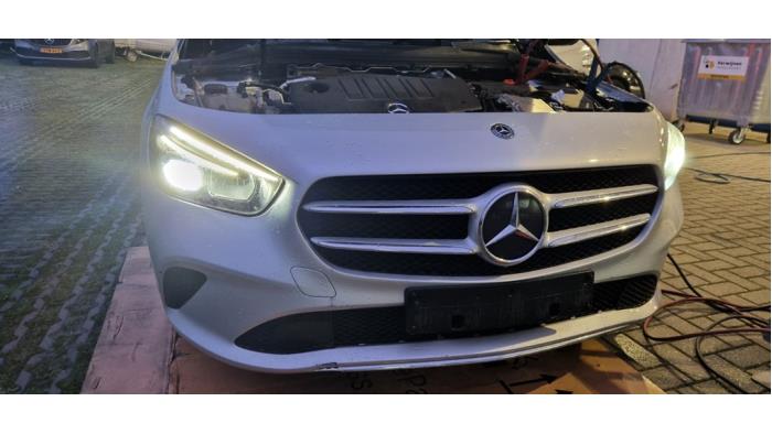 Mercedes B 2.0 B-200d Sloopvoertuig (2019, Metallic, Zilvergrijs)
