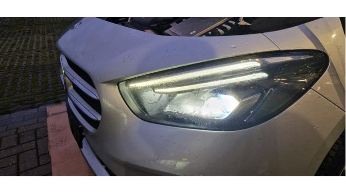 Mercedes B 2.0 B-200d Sloopvoertuig (2019, Metallic, Zilvergrijs)