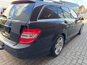 Mercedes C Estate 2.2 C-220 CDI 16V BlueEfficiency Sloopvoertuig (2010, Metallic, Zwart)