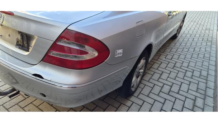 Mercedes CLK 2.6 240 V6 18V Sloopvoertuig (2002, Metallic, Zilvergrijs)