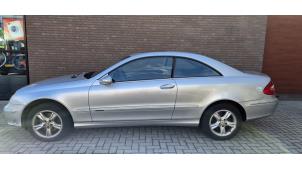 Mercedes CLK 2.6 240 V6 18V Sloopvoertuig (2002, Metallic, Zilvergrijs)