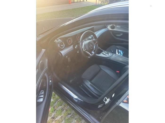 Mercedes E Estate E-220d 2.0 Turbo 16V Sloopvoertuig (2018, Metallic, Zwart)