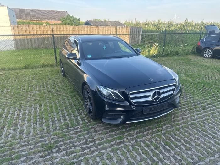 Mercedes E Estate E-220d 2.0 Turbo 16V Sloopvoertuig (2018, Metallic, Zwart)