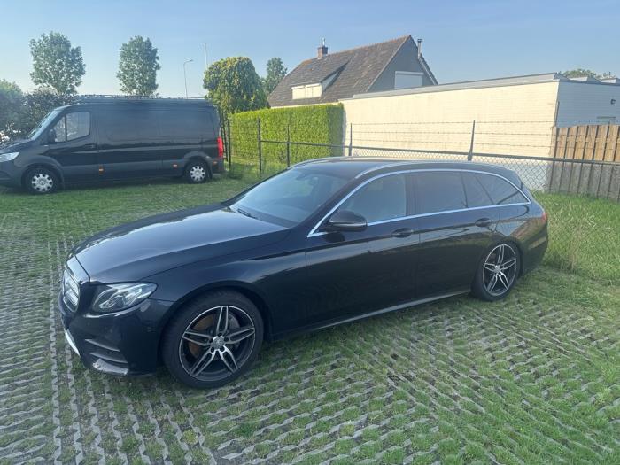 Mercedes E Estate E-220d 2.0 Turbo 16V Sloopvoertuig (2018, Metallic, Zwart)