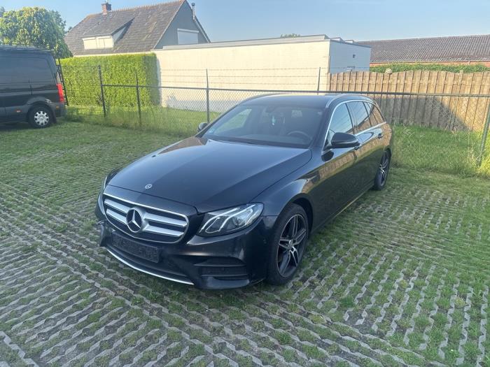 Mercedes E Estate E-220d 2.0 Turbo 16V Sloopvoertuig (2018, Metallic, Zwart)