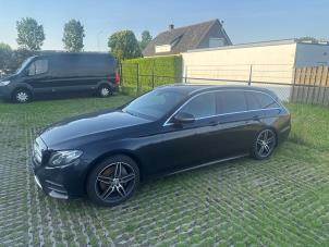 Mercedes E Estate E-220d 2.0 Turbo 16V Sloopvoertuig (2018, Metallic, Zwart)