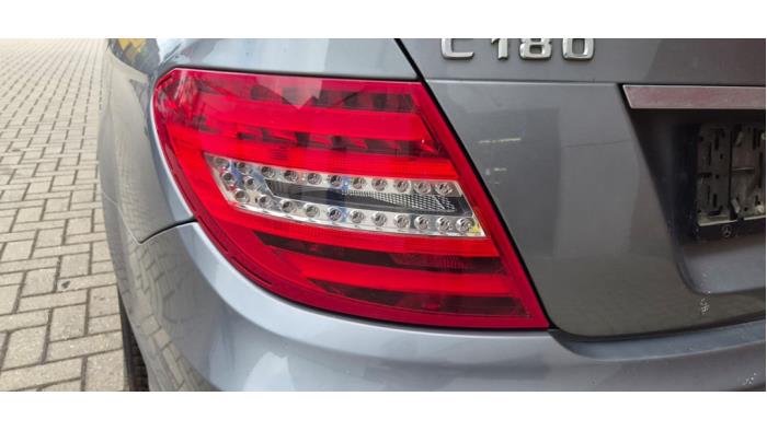 Mercedes C 2.2 C-180 CDI 16V BlueEFFICIENCY Sloopvoertuig (2011, Metallic, Grijs)