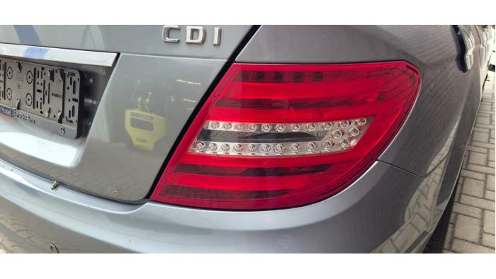 Mercedes C 2.2 C-180 CDI 16V BlueEFFICIENCY Sloopvoertuig (2011, Metallic, Grijs)