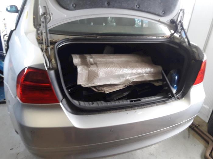 BMW 3 serie 325i 24V Sloopvoertuig (2005, Titanium, Metallic, Zilver)