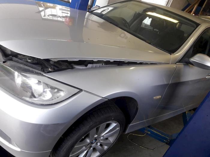 BMW 3 serie 325i 24V Sloopvoertuig (2005, Titanium, Metallic, Zilver)