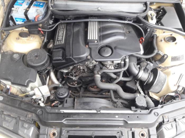 BMW 3 serie 318 Ci 16V Sloopvoertuig (2002, Licht, Metallic, Geel)