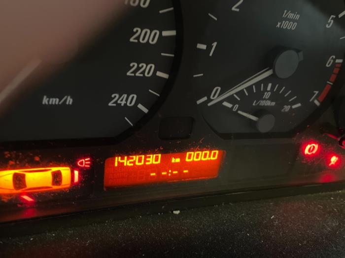 BMW 3 serie 318 Ci Sloopvoertuig (1999, Zwart)