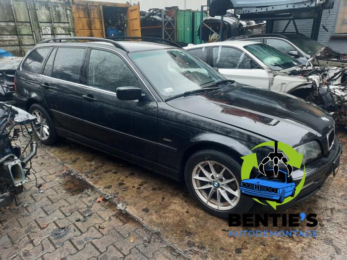 BMW 3 serie Touring 320d 16V Sloopvoertuig (2001)