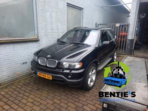 BMW X5 4.4 V8 32V Sloopvoertuig (2002, Zwart, Saffierblauw, Saffierzwart)