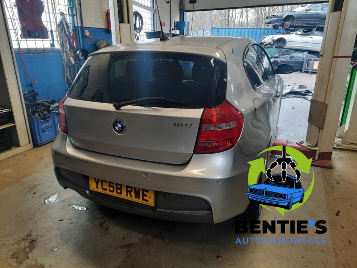 BMW 1 serie 118i 16V Sloopvoertuig (2008, Titanium, Metallic, Zilver)