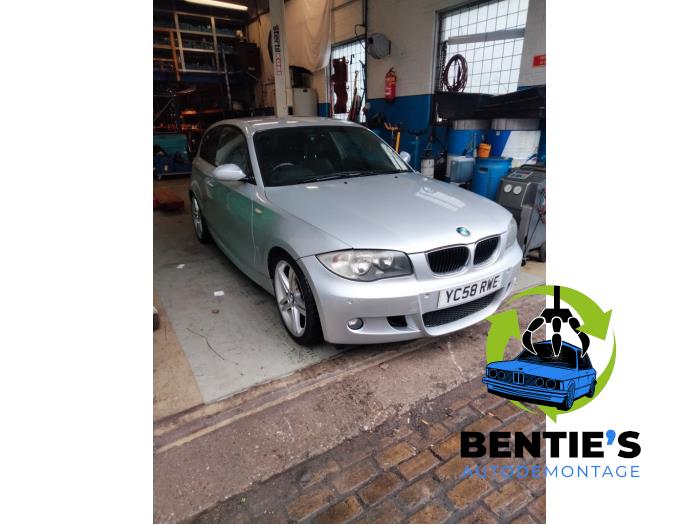 BMW 1 serie 118i 16V Sloopvoertuig (2008, Titanium, Metallic, Zilver)