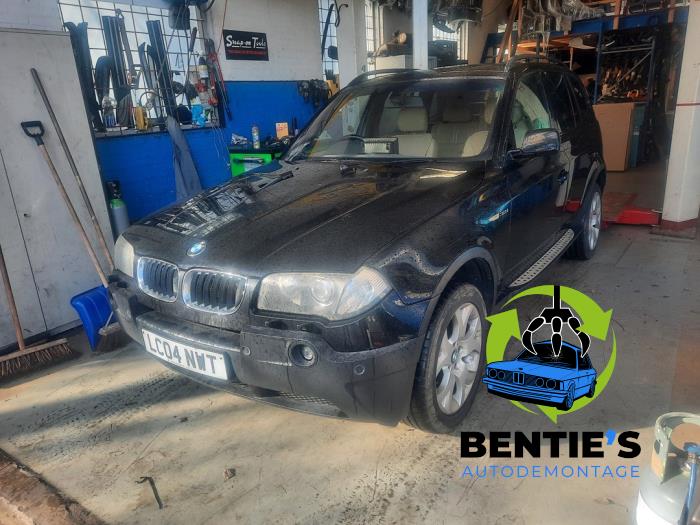 BMW X3 3.0i xDrive 24V Sloopvoertuig (2004, Zwart, Saffierblauw, Saffierzwart)