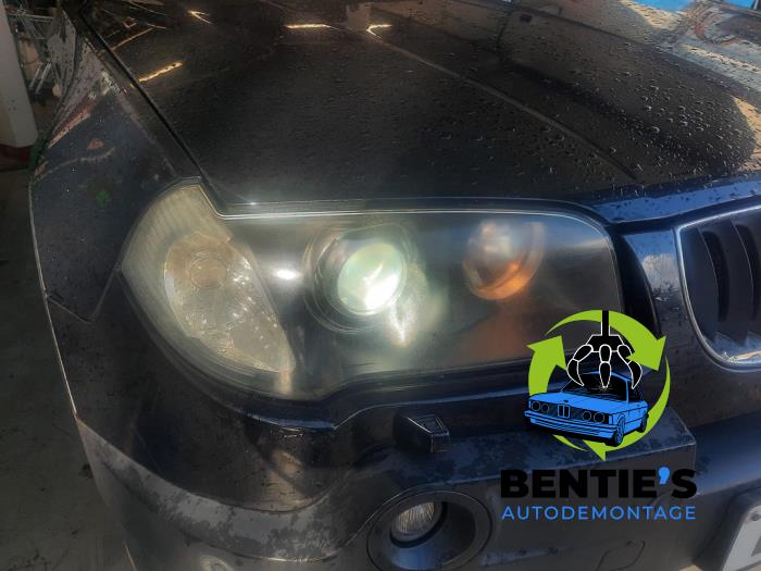 BMW X3 3.0i xDrive 24V Sloopvoertuig (2004, Zwart, Saffierblauw, Saffierzwart)