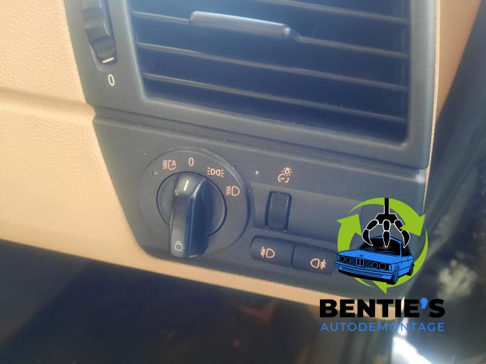 BMW X3 3.0i xDrive 24V Sloopvoertuig (2004, Zwart, Saffierblauw, Saffierzwart)