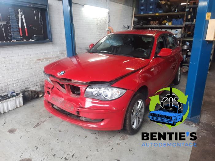 BMW 1 serie 116i 2.0 16V Corporate Lease Sloopvoertuig (2010, Rood)