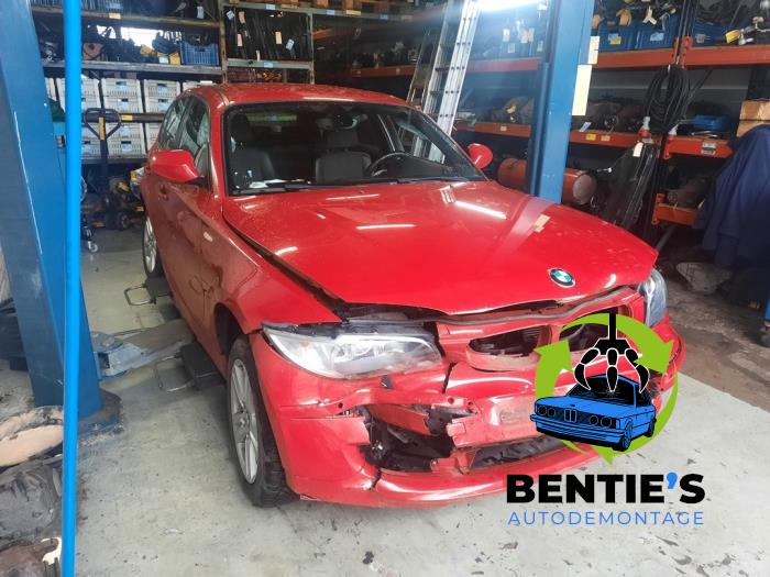 BMW 1 serie 116i 2.0 16V Corporate Lease Sloopvoertuig (2010, Rood)