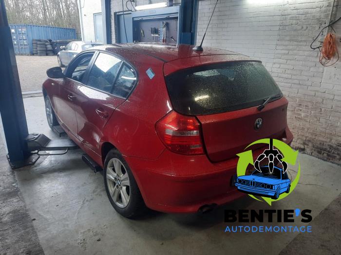 BMW 1 serie 116i 2.0 16V Corporate Lease Sloopvoertuig (2010, Rood)