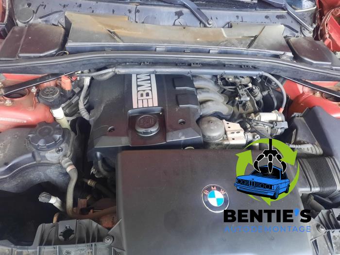 BMW 1 serie 116i 2.0 16V Corporate Lease Sloopvoertuig (2010, Rood)