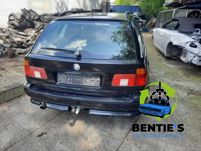 BMW 5 serie Touring 530i 24V Sloopvoertuig (2001, Zwart)