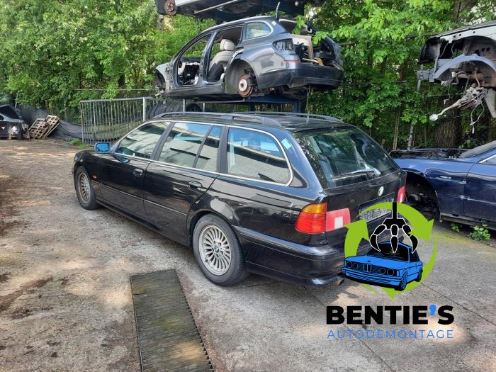 BMW 5 serie Touring 530i 24V Sloopvoertuig (2001, Zwart)