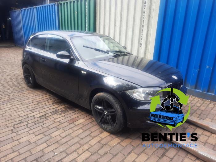 BMW 1 serie 118i 16V Sloopvoertuig (2009, Metallic, Zwart, Saffierblauw, Saffierzwart)