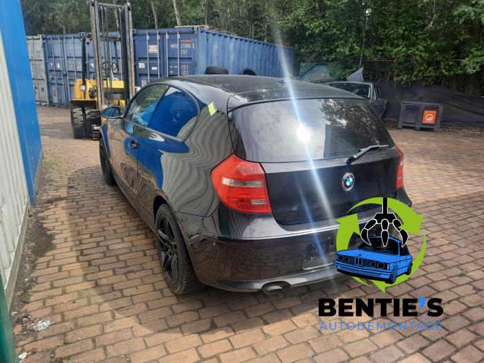 BMW 1 serie 118i 16V Sloopvoertuig (2009, Metallic, Zwart, Saffierblauw, Saffierzwart)
