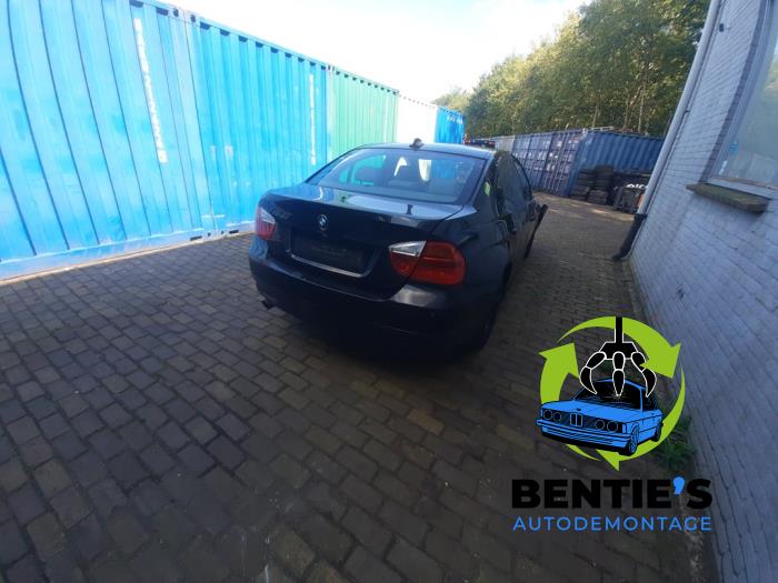 BMW 3 serie 318i 16V Sloopvoertuig (2007, Zwart)