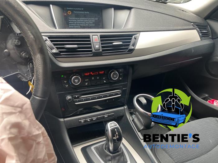 BMW X1 sDrive 20i 2.0 16V Twin Power Turbo Sloopvoertuig (2015, Grijs)