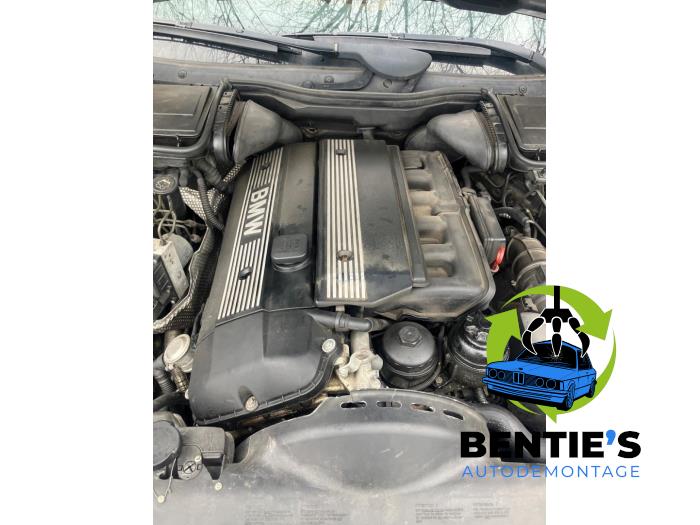 BMW 5 serie Touring 525i 24V Sloopvoertuig (2002, Zwart)