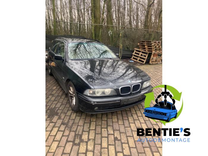 BMW 5 serie Touring 525i 24V Sloopvoertuig (2002, Zwart)