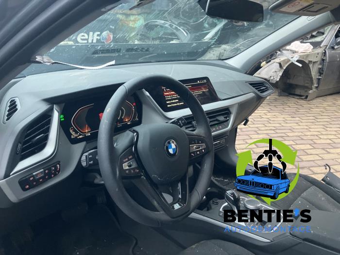 BMW 1 serie 118d 2.0 16V Sloopvoertuig (2024, Grijs)