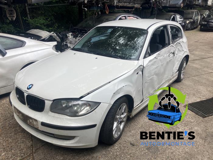 BMW 1 serie 118i 16V Sloopvoertuig (2009, Wit)