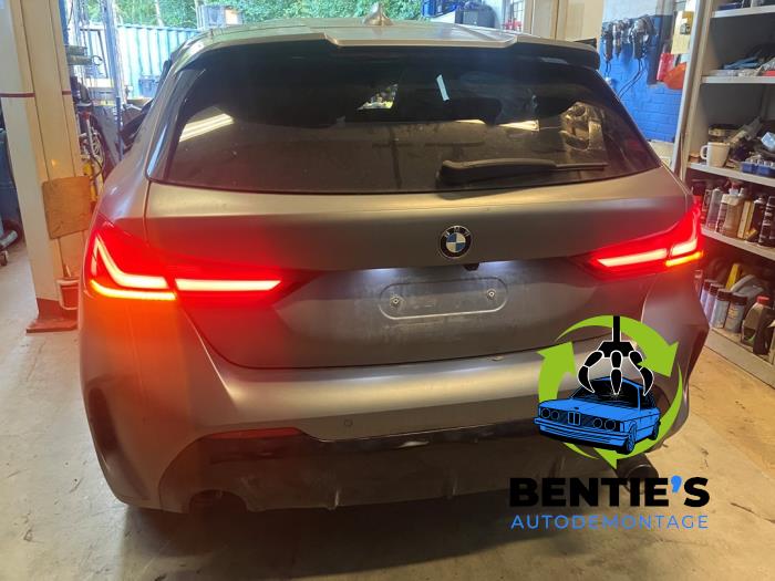 BMW 1 serie 120i 2.0 TwinPower 16V Sloopvoertuig (2023, Grijs)