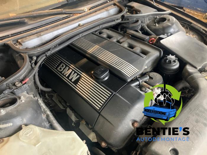 BMW 3 serie Touring 330i 24V Sloopvoertuig (2001, Zwart)