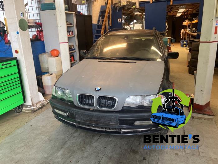 BMW 3 serie Touring 330i 24V Sloopvoertuig (2001, Zwart)