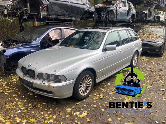 BMW 5 serie Touring 530i 24V Sloopvoertuig (2001, Grijs)