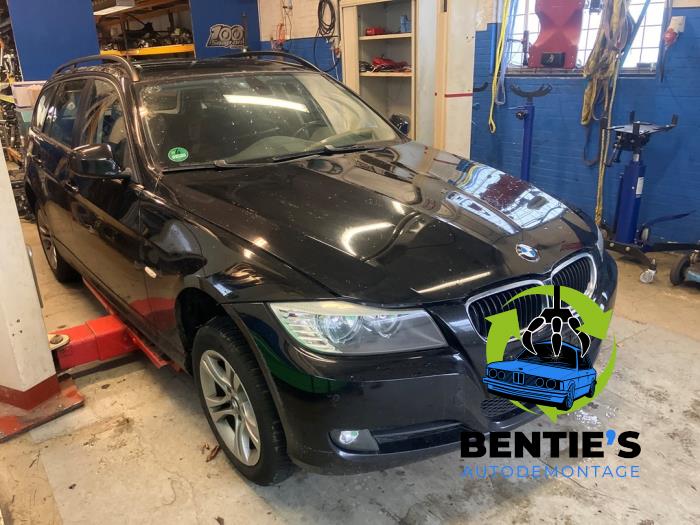 BMW 3 serie Touring 318i 16V Sloopvoertuig (2009, Zwart)