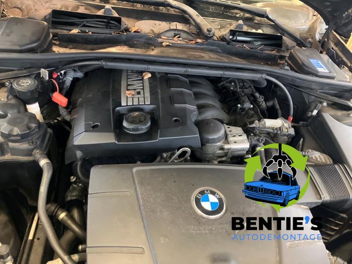 BMW 3 serie Touring 318i 16V Sloopvoertuig (2009, Zwart)