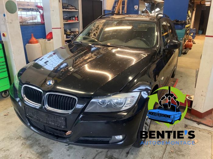 BMW 3 serie Touring 318i 16V Sloopvoertuig (2009, Zwart)